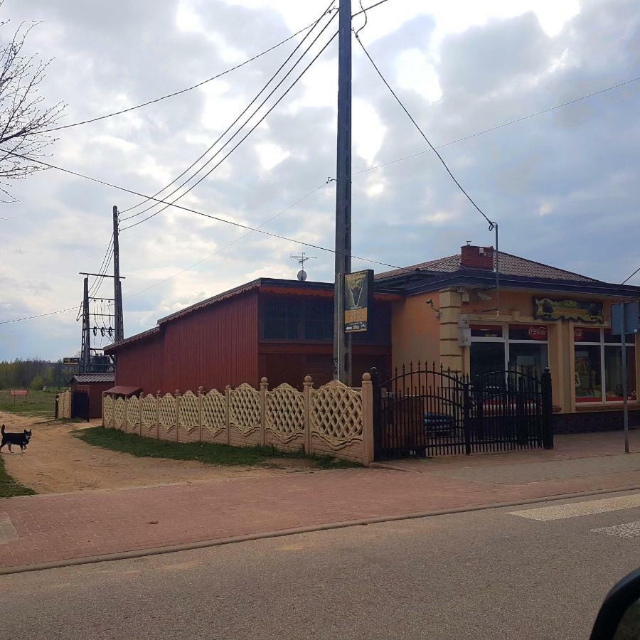 Pokoje Goscinne ”Zubr” เบียโวเวียชา ภายนอก รูปภาพ